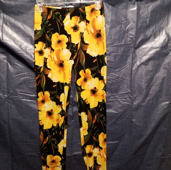 Yellow flower print leggings - Picture 3 of 4